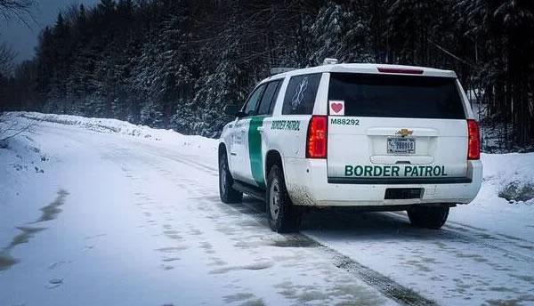 mexicanos indocumentados Deportan a cinco mexicanos indocumentados a Canadá