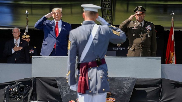 graduación en West Point Trump elogia diversidad y unidad durante ceremonia de graduación en West Point