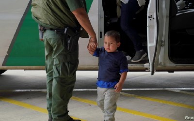 menores no acompañados que llegan a la frontera de EE. UU.