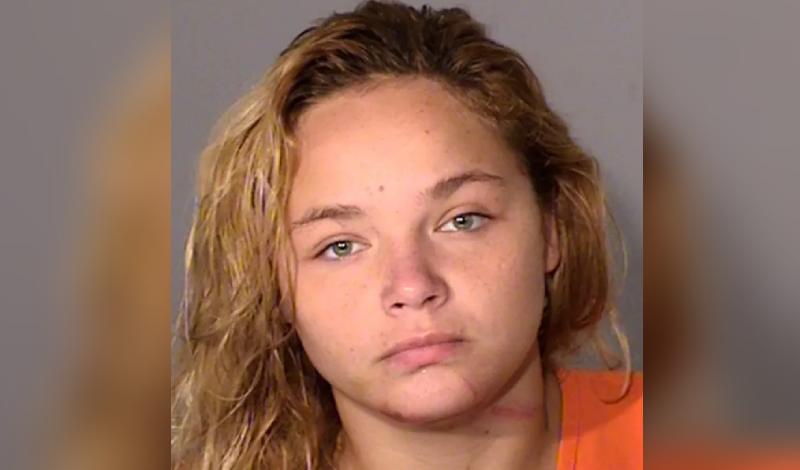 Huye de la policía a casi 100 mph con su hija en el auto Huye de la policía a casi 100 mph con su hija en el auto