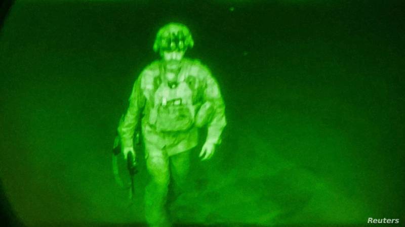 Comandante de la 82a División Aerotransportada, el último soldado estadounidense en salir de Afganistán, el 31 de agosto de 2021 (hora de Kabul). 