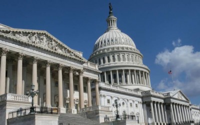 Demócratas del Senado de EEUU aprueban legislación climática e impositiva