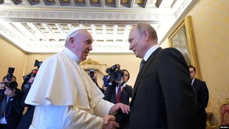Papa Francisco quiere reunirse con Putin en Moscú