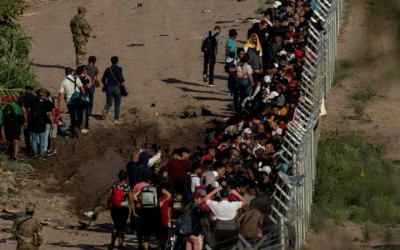 Miles de migrantes se acumulan en pueblo del sur de México