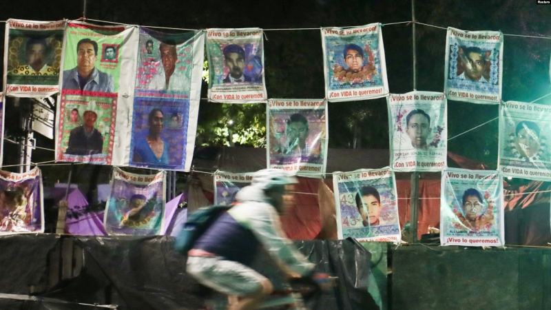 México juzgará al exfiscal general que investigó el caso de los 43 estudiantes desaparecidos caso de los 43 estudiantes desaparecidos