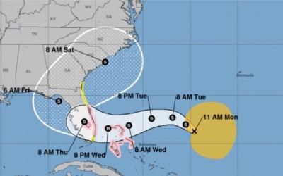 Tormenta subtropical Nicole amenaza con impactar a Florida como huracán