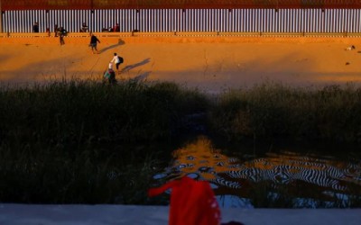 Siguen llegando migrantes a la frontera sur de EEUU a una semana de que expire el Título 42