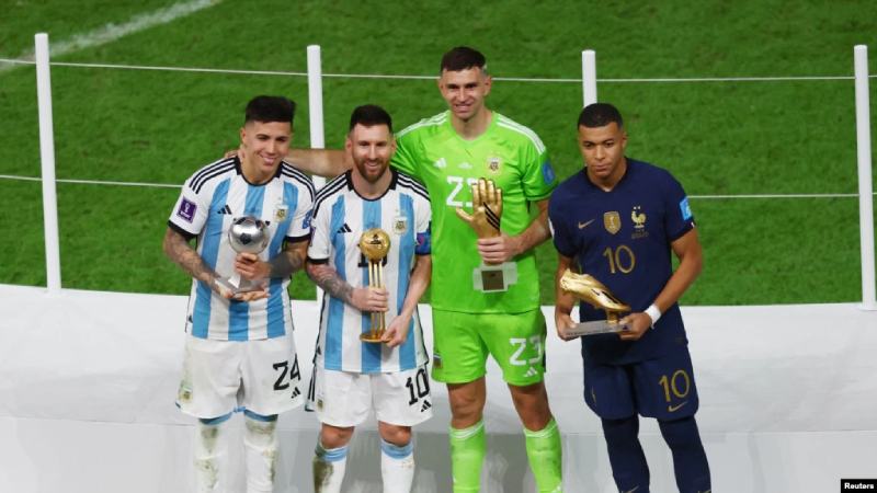 Messi se lleva el Balón de Oro del Mundial, Argentina arrasa con los premios