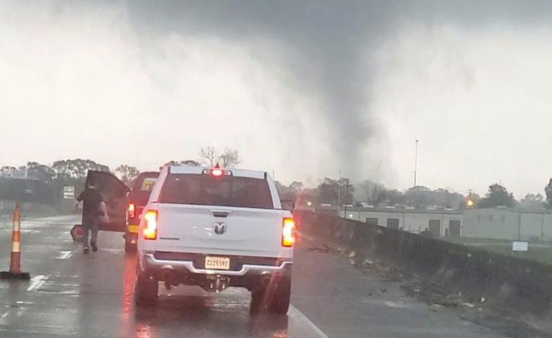 Tres muertos en Louisiana mientras tormenta genera tornados en el sur de EEUU tornados en el sur de EEUU