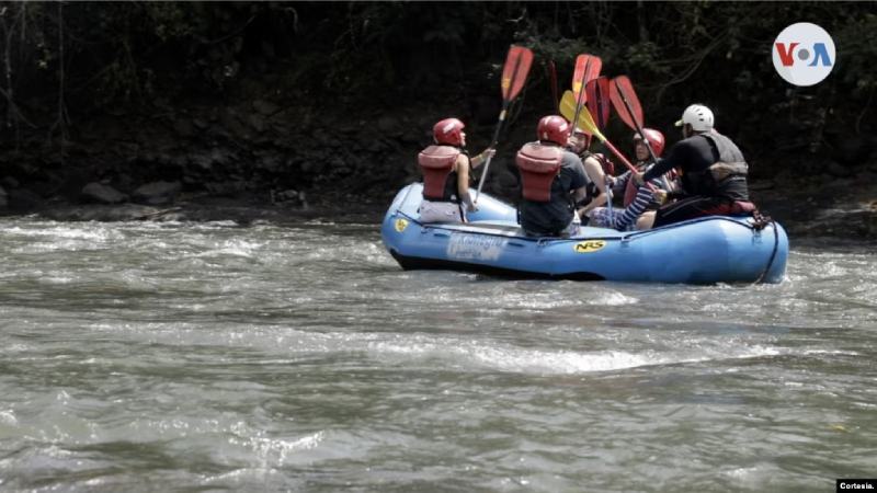 Excombatientes de las FARC promueven el turismo en antiguas zonas guerrilleras