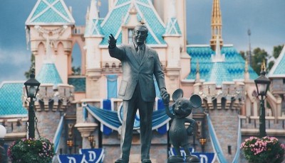 Intento del gobernador de Florida de castigar a Walt Disney World gana fuerza