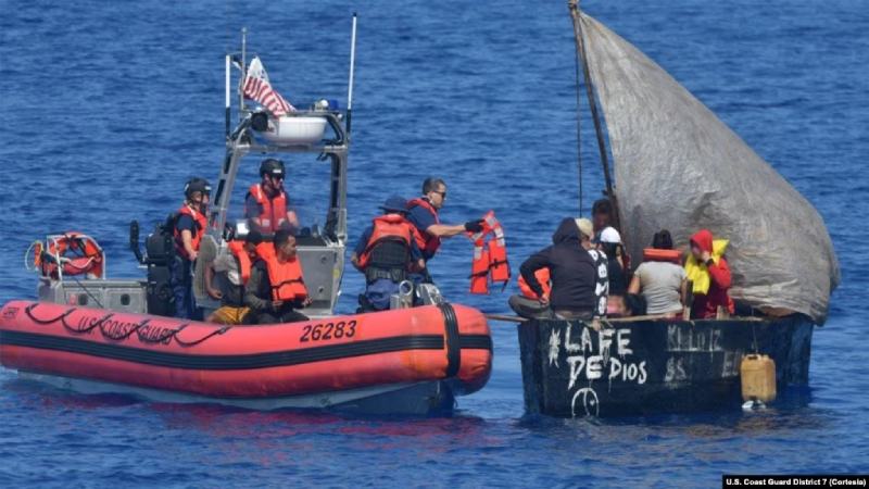 Balseros cubanos en aguas de EEUU