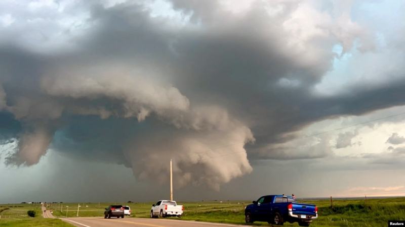 Ola de calor desencadena grandes tormentas y cortes de energía en el sureste de EEUU