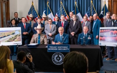 Administración Biden demanda al gobierno de Texas por barrera flotante en la frontera sur