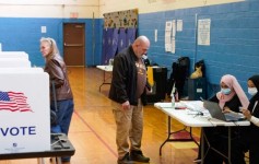Agencias de seguridad advierten a funcionarios electorales que se preparen para ataques a elección presidencial de EEUU