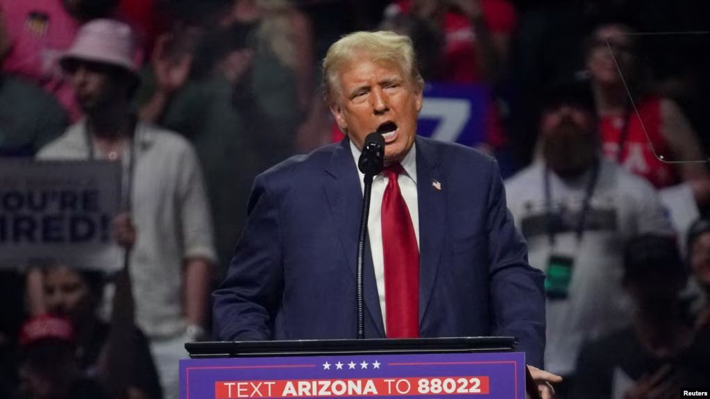 Donald Trump amenaza con retirarse del debate con Kamala Harris