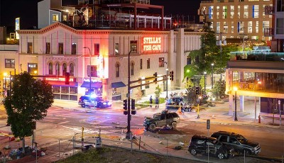 manifestantes en el Uptown de Minneapolis