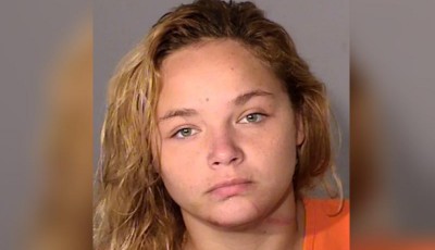 Huye de la policía a casi 100 mph con su hija en el auto