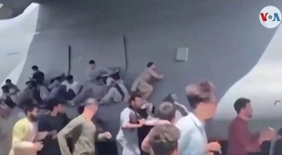 Encuentran restos humanos en rueda de avión estadounidense que partió de Kabul