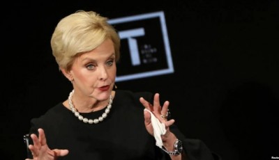 republicanos Cindy McCain y Jeff Flake