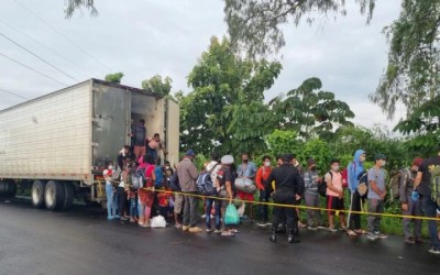 Haitianos abandonados en contenedor