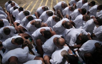 El Salvador procesa a cientos de presuntos pandilleros