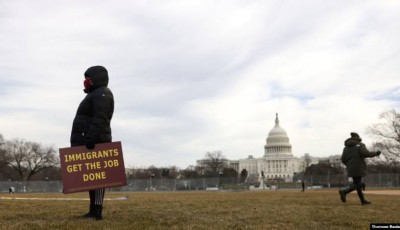 La concesión de menos visas de trabajo le cuesta miles de millones a EEUU