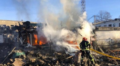 Misiles rusos impactan mercado en la región de Kharkiv