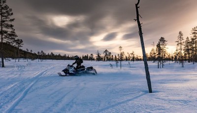Muere hombre de Eden Prairie tras accidente en una moto de nieve