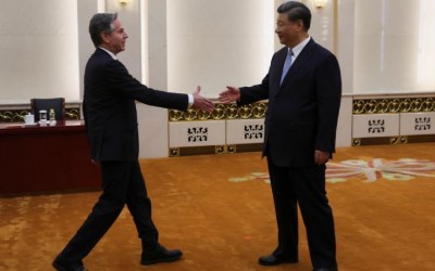 Blinken se reúne con presidente Xi en intento por aliviar crecientes tensiones entre EEUU y China