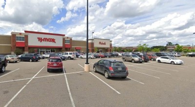 tiroteo afuera de TJ Maxx en Brooklyn Center