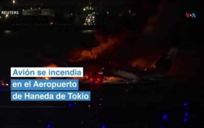 Avión se incendia en aeropuerto de Tokio