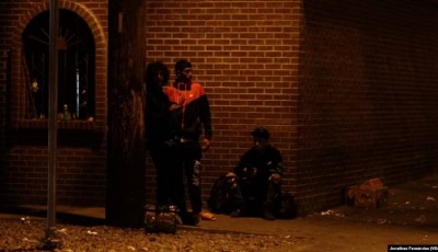 Disminuye número de migrantes durmiendo en las calles de El Paso