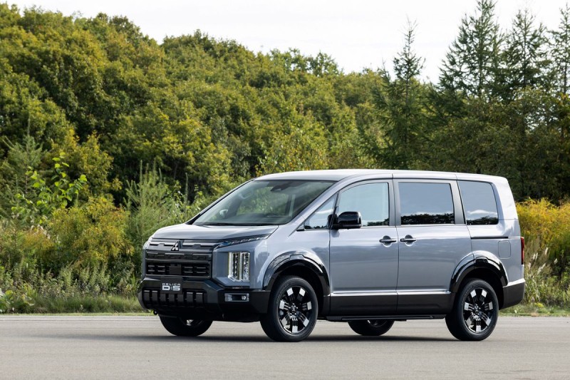 Mitsubishi exhibe en Tokio