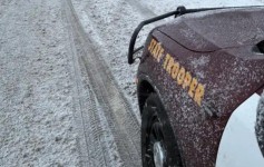 Un muerto y dos heridos en choque múltiple de cinco vehículos por nieve en Minnesota
