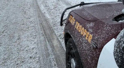 Un muerto y dos heridos en choque múltiple de cinco vehículos por nieve en Minnesota