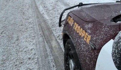 Un muerto y dos heridos en choque múltiple de cinco vehículos por nieve en Minnesota