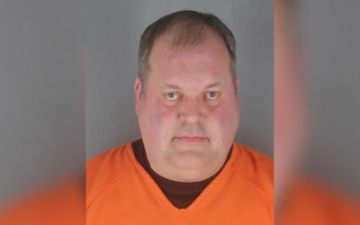 Profesor universitario arrestado por robo serial de piezas de fusil AR-15