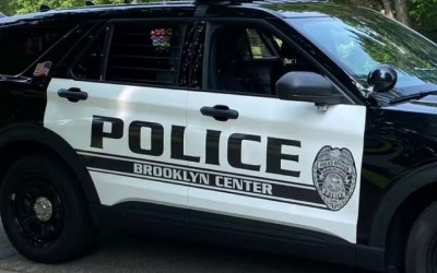 Policía abate a un perro tras ataque a dos oficiales en Brooklyn Center