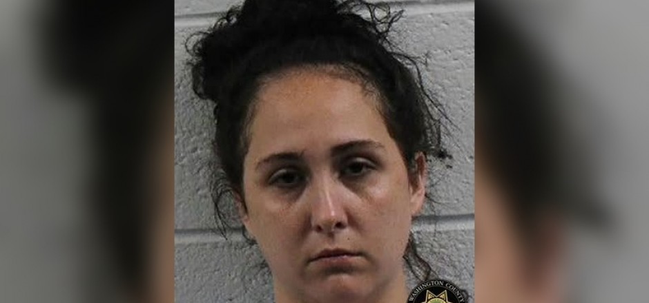 #nivo-caption2 Arrestan a mujer en Tennessee acusada de intentar ahogar a un menor en la piscina de una vivienda
